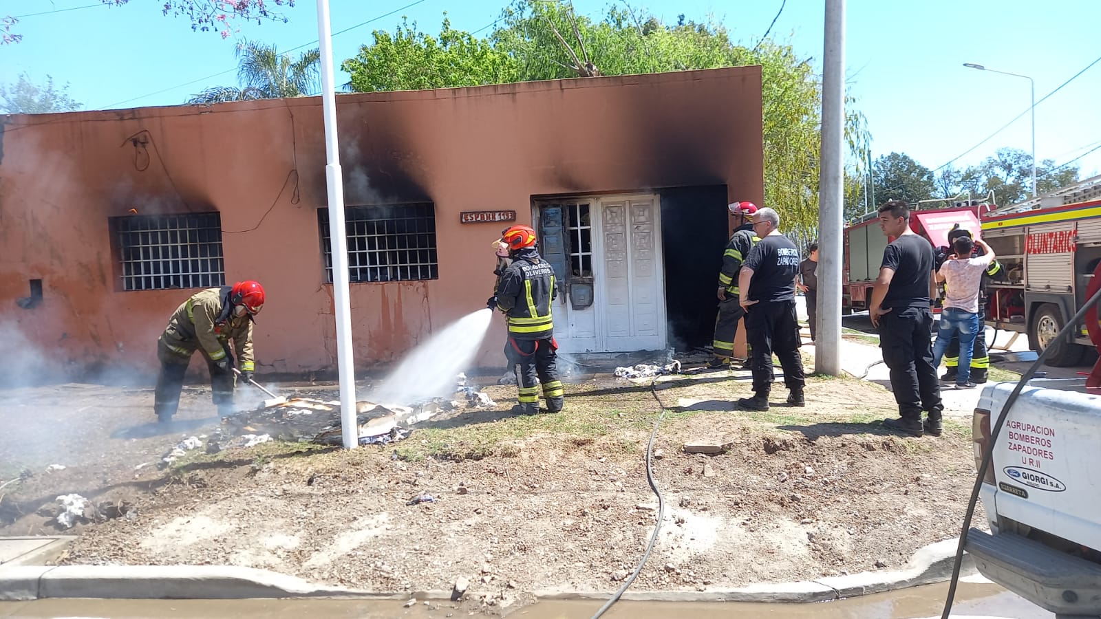 Una Vivienda Se Incendi En Timb Es Graves P Rdidas Materiales Info Mas