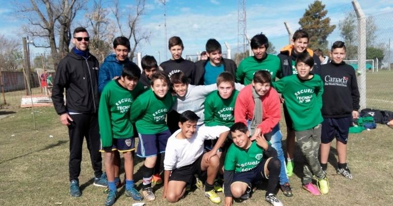 Santa Fe Juega disputó el torneo de fútbol en el Club Maciel