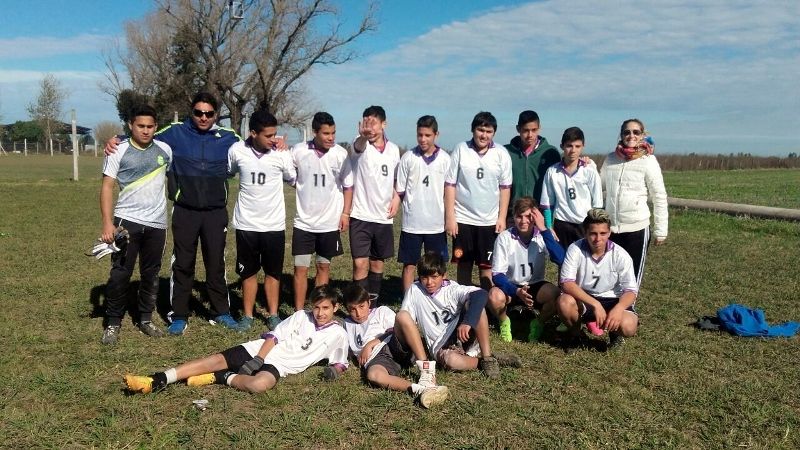 Santa Fe Juega disputó el torneo de fútbol en el Club Maciel