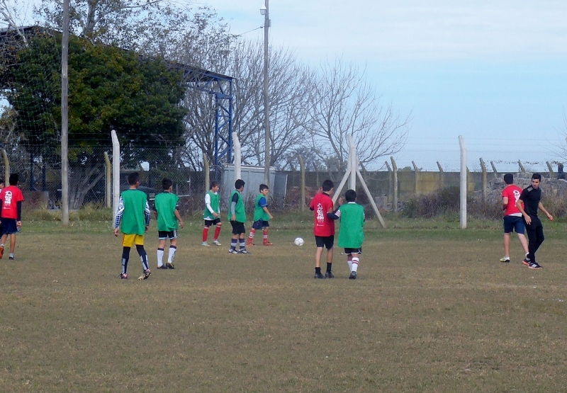 Santa Fe Juega disputó el torneo de fútbol en el Club Maciel