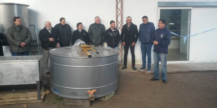 Inauguraron una sala de procesamiento de miel en la Escuela Agraria de Totoras