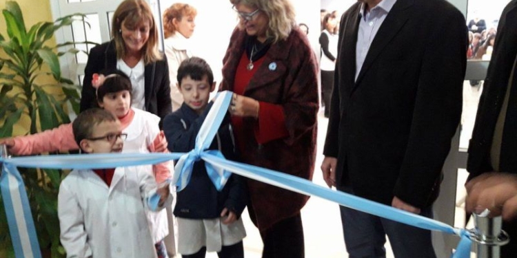 Autoridades y alumnos inauguraron el SUM de la Escuela Especial 2080