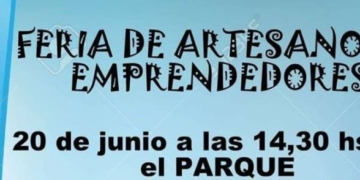 Díaz celebra el Día de la Bandera con artesanos y emprendedores