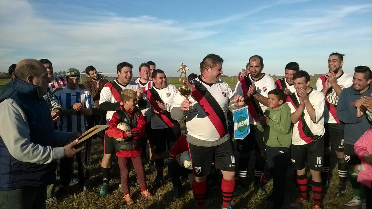 El fútbol volvió a Casalegno y se disputó el trofeo 20 de junio