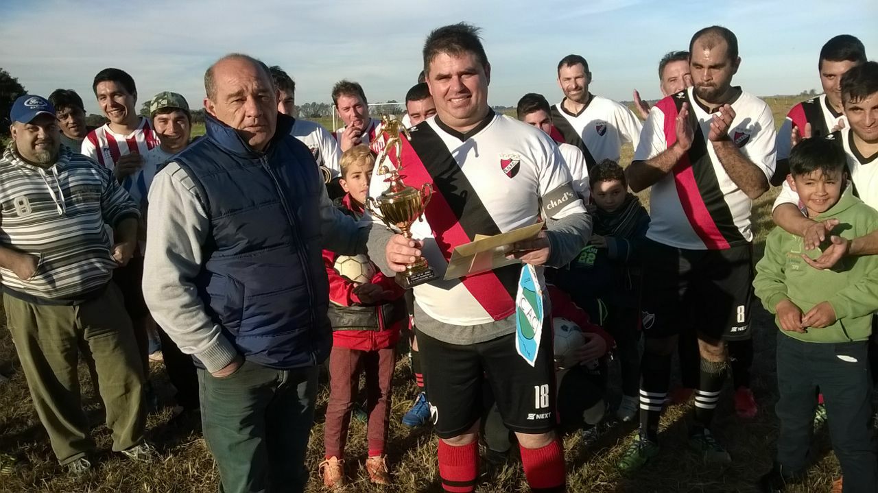 El fútbol volvió a Casalegno y se disputó el trofeo 20 de junio