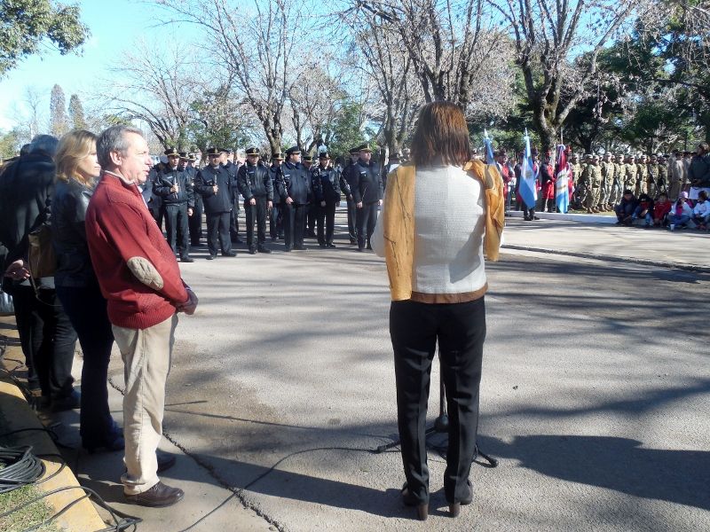 Acto y desfile por un nuevo aniversario de Puerto Gaboto