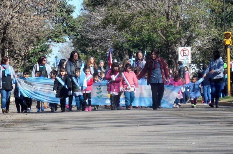 Acto y desfile por un nuevo aniversario de Puerto Gaboto