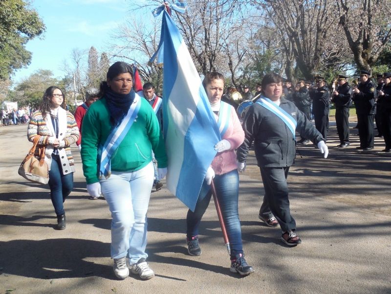 Acto y desfile por un nuevo aniversario de Puerto Gaboto