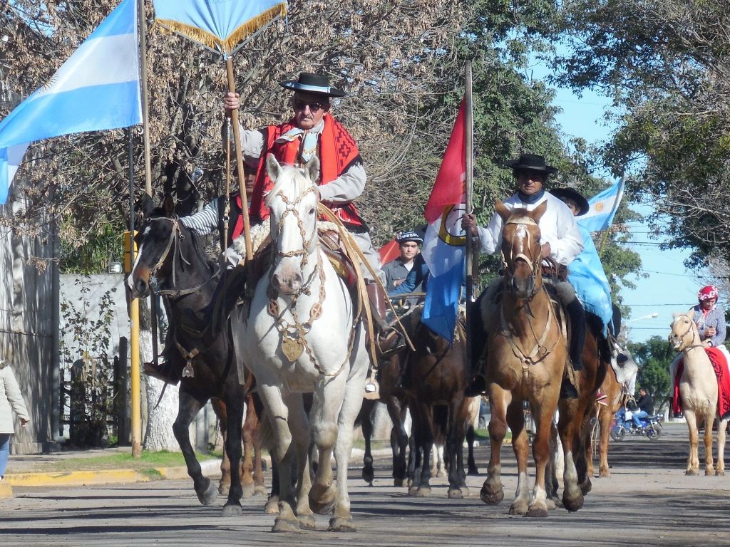 Acto y desfile por un nuevo aniversario de Puerto Gaboto