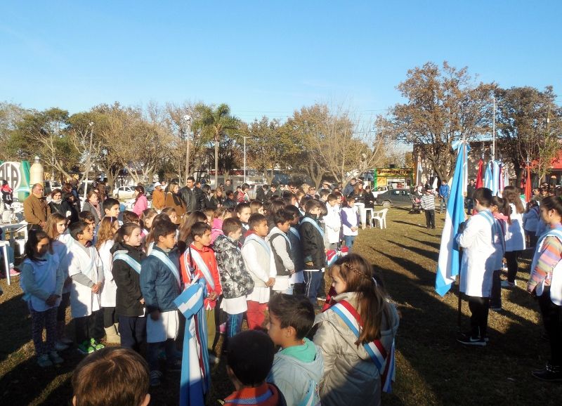 El Día de la Bandera y los festejos por los 120 años de Maciel se vivieron a pleno