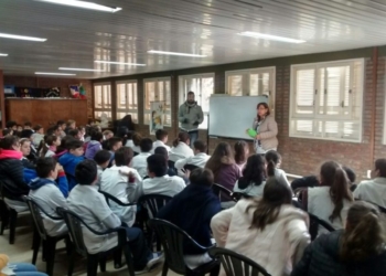 Charlas sobre adicciones en los establecimientos educativos de San Genaro