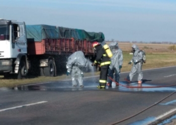 Corte total en Ruta 34 por choque y derrame de sustancias tóxicas