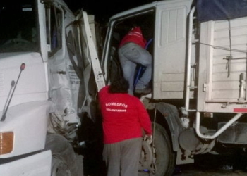 Dos heridos en un choque entre tres camiones sobre Ruta 91
