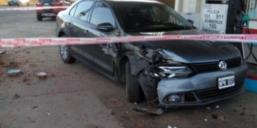 Circulaba por la Ruta 11, despistó y terminó dentro de una estación de servicio