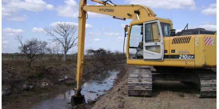 Continúan los trabajos en el arroyo Las Totoras