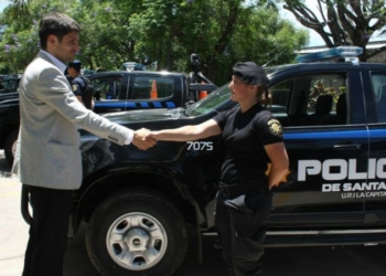 Pullaro entregará 13 camionetas policiales en localidades de la zona