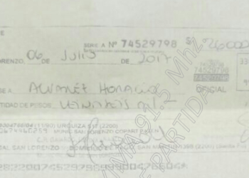 Policías devolvieron un cheque encontrado en la vía pública