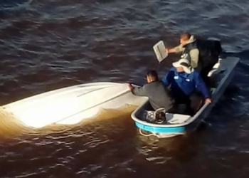Una embarcación se dio vuelta en Gaboto y sus ocupantes fueron rescatados