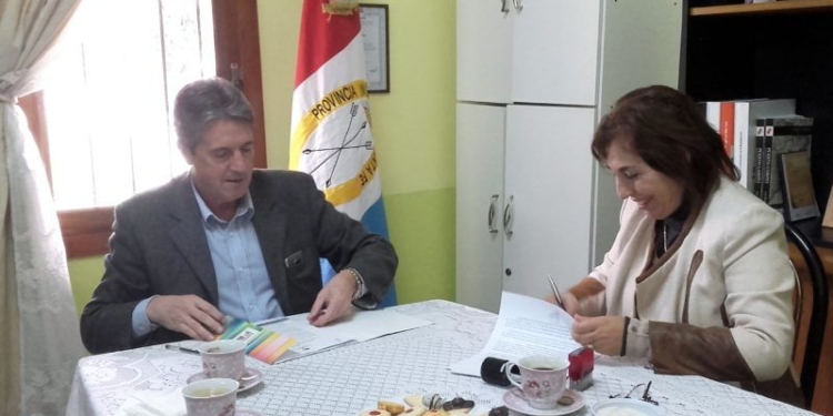 Aguirre y Garibay firmaron el convenio para la planta de ósmosis inversa