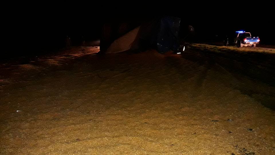 Un pequeño quedó atrapado tras un choque entre camiones