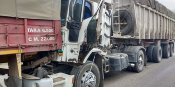 Triple choque de camiones en Ruta 11: uno se dio a la fuga