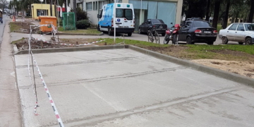 Oliveros cuenta con nuevas dársenas de estacionamiento
