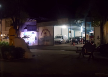 Venta de arroz con pollo en el cuartel de Bomberos de Barrancas