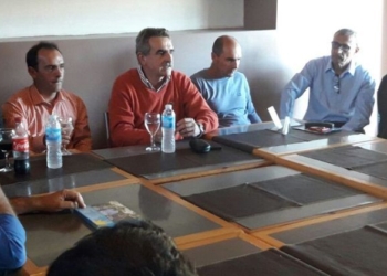 Agustín Rossi pasó por Timbúes y pidió «frenar a Macri»