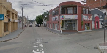 Una menor herida tras un accidente entre una moto y un auto