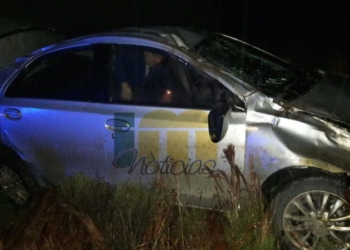 En medio de la lluvia, despiste y vuelco en Oliveros