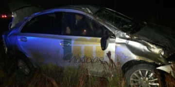 En medio de la lluvia, despiste y vuelco en Oliveros