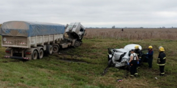 Dos heridos tras un choque entre un camión y un auto en Ruta 34