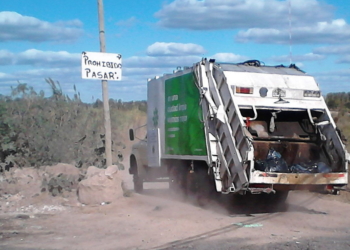 Un nene fue internado tras caer de un camión municipal
