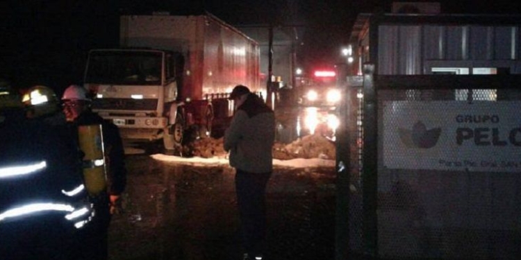 Autoridades de Timbues se mantienen en alerta tras el incendio en Pelco