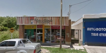 Asaltaron un Rapipago a punta de pistola y buscan a los delincuentes