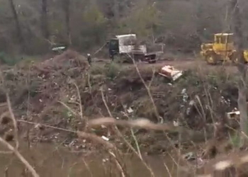 ¿Contención o contaminación? polémica en las barrancas de Oliveros