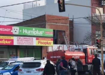 Un obrero perdió la vida en San Lorenzo tras caer de un andamio
