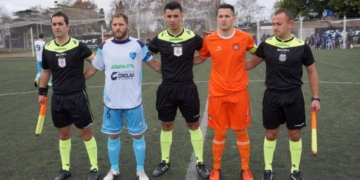 Federal B: Unión de Totoras debutó y patinó en el sintético de Adiur