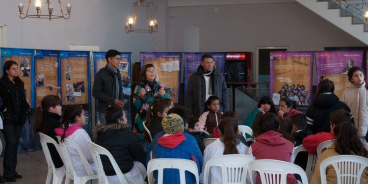 La muestra de Ana Frank sobre bullying llegó a Totoras