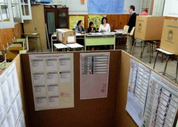 Elecciones: prohibieron el celular en el cuarto oscuro