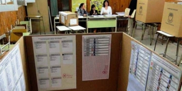 Elecciones: prohibieron el celular en el cuarto oscuro