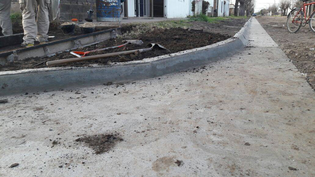 Centeno: Comenzaron las obras de cordón cuneta en distintas calles