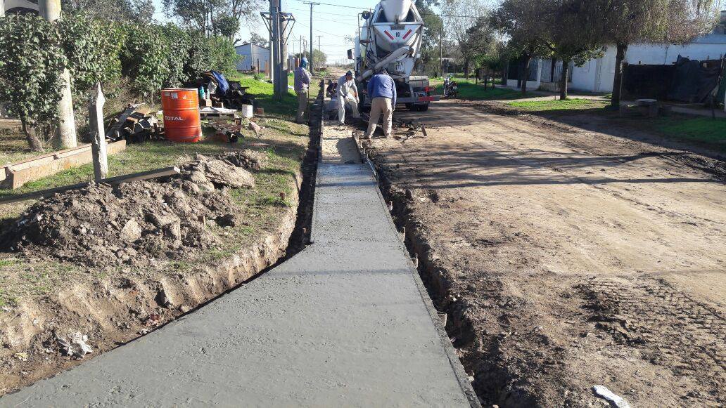 Centeno: Comenzaron las obras de cordón cuneta en distintas calles
