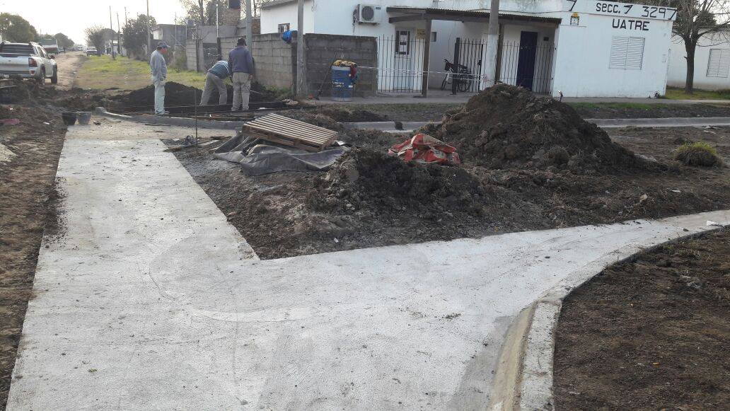 Centeno: Comenzaron las obras de cordón cuneta en distintas calles