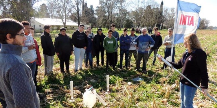 Investigadores agropecuarios chilenos pasaron por Totoras, Oliveros y Monje