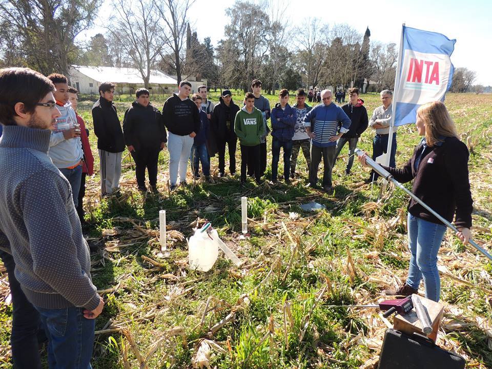 Escuelas agrotécnicas santafesinas visitaron el INTA Oliveros