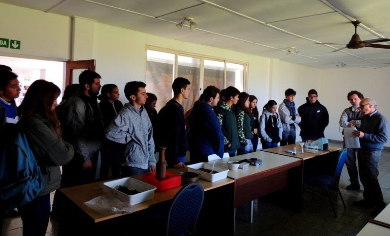 Escuelas agrotécnicas santafesinas visitaron el INTA Oliveros