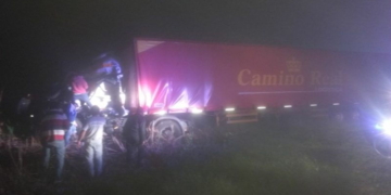 Un hombre quedó atrapado tras un choque entre camiones en ruta 34
