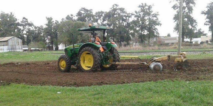 Barrancas: comenzaron los trabajos en el predio del ferrocarril