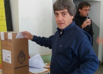 Oliveros: un precandidato a diputado nacional sorprendió en una mesa